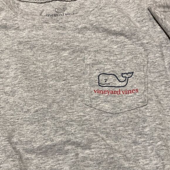 Vineyard, vines, happy holidays, long sleeve, gray pocket, tee size extra small - Picture 3 of 6